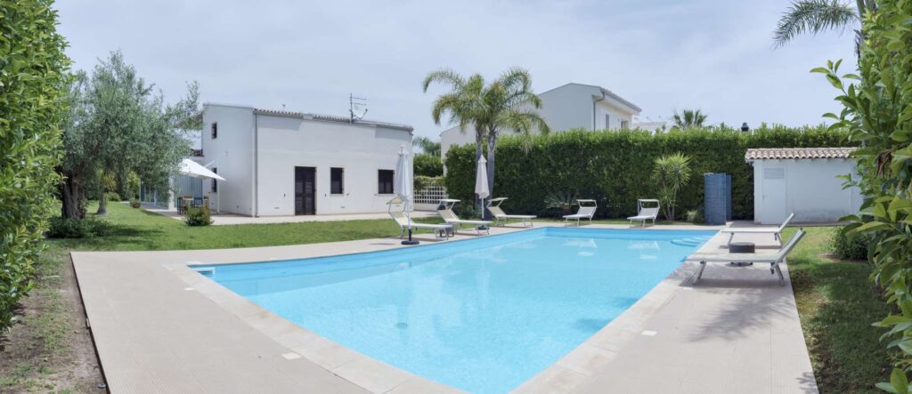 How to Build a Strong Local Reputation Strategically