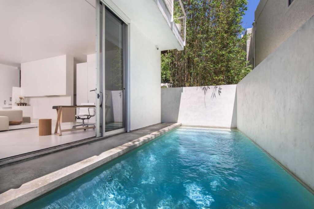 The Best Organic Alternatives to Traditional Lawn Chemicals