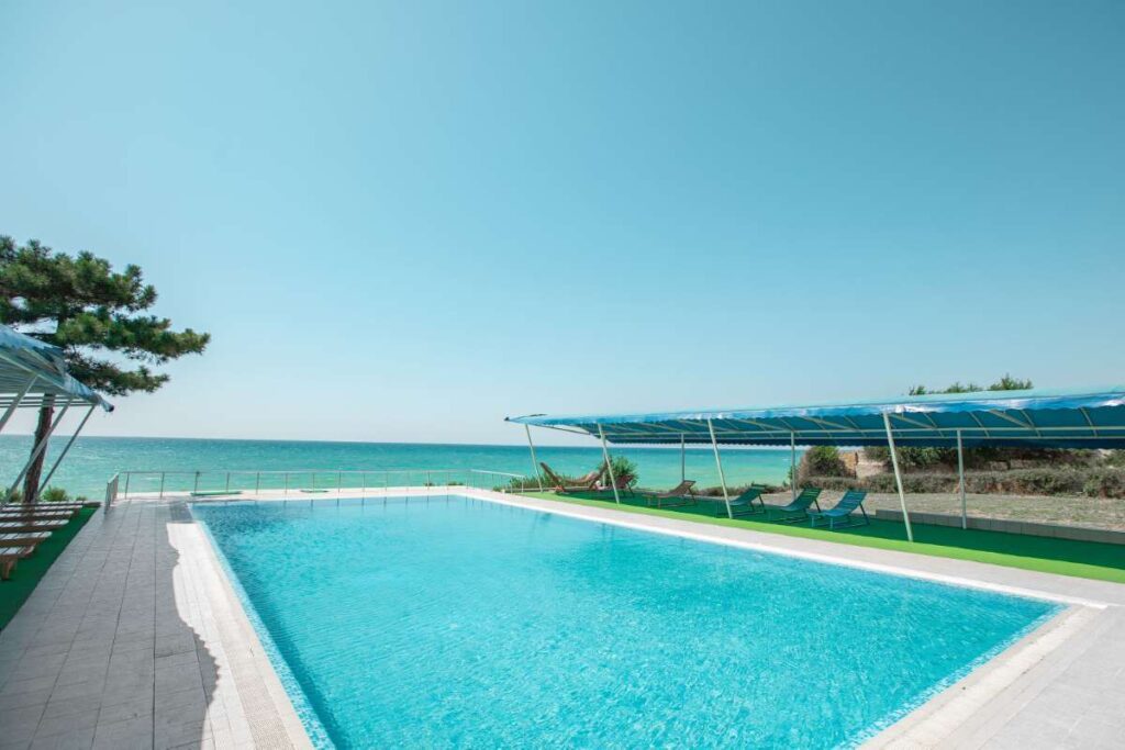 How to Market Lawn Services Door-to-Door Effectively